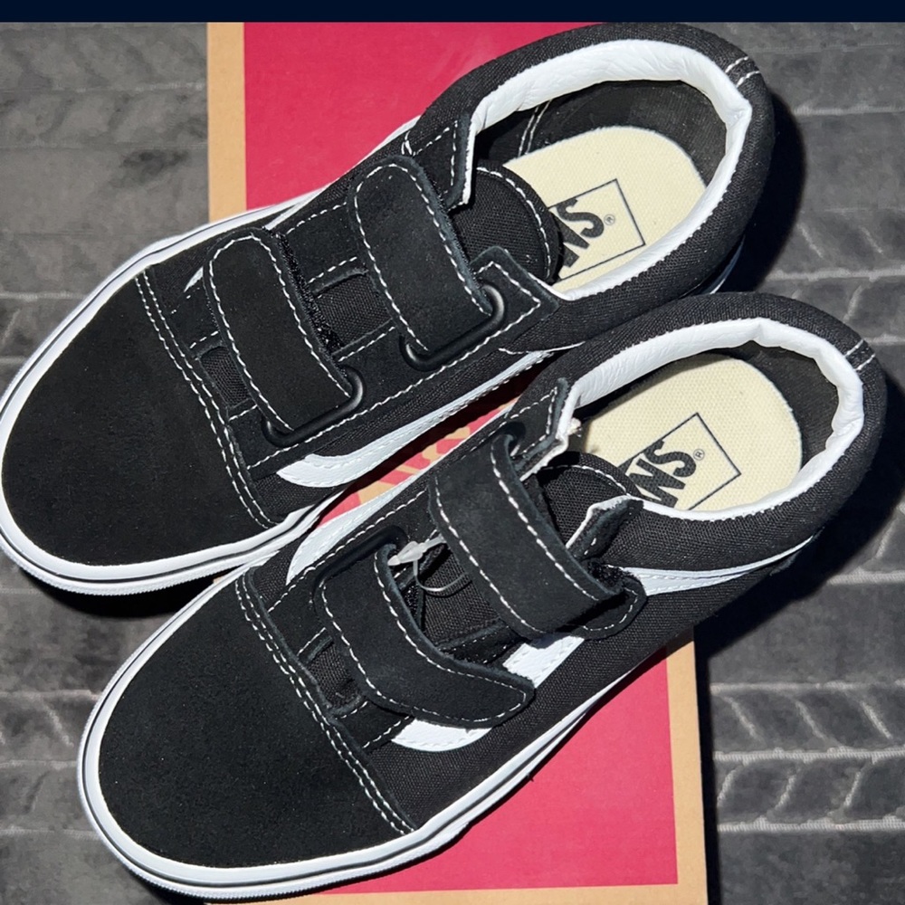 Vans - Picture 2 of 3